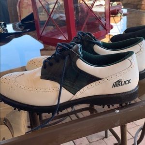 Golf shoes
